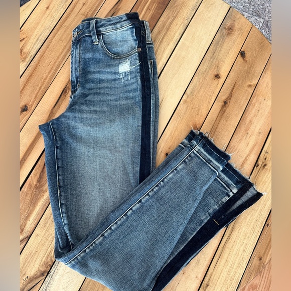 COPY - Judy Blue straight fit jean 🩵🤍👖 - Picture 1 of 5